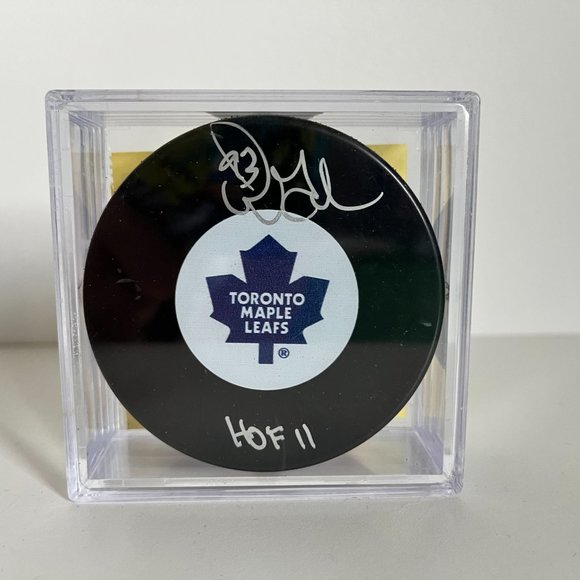 SOLD- Doug Gilmour NHL Toronto Maple Leafs Autographed Puck with HOF Inscription - Picture 3 of 4